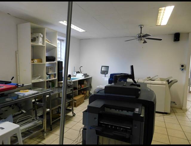 161M² OFFICE FOR SALE IN FERNDALE